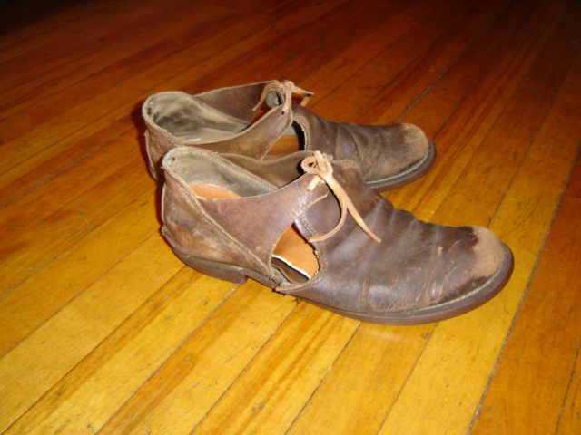 latchet shoe