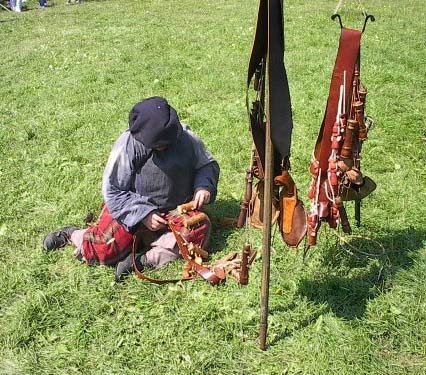 musketeer filling bandoliers